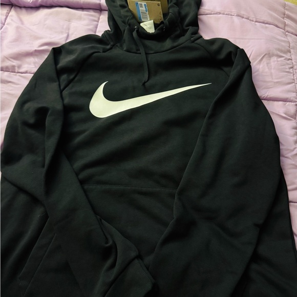 Nike Black Pullover with White Swoosh - Picture 1 of 4